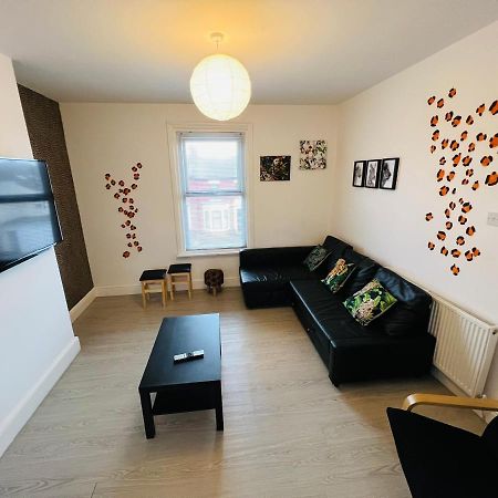 Safari Apartment, Free Parking, 10Min Walk To Blackpool Tower, Sleeps 12 מראה חיצוני תמונה